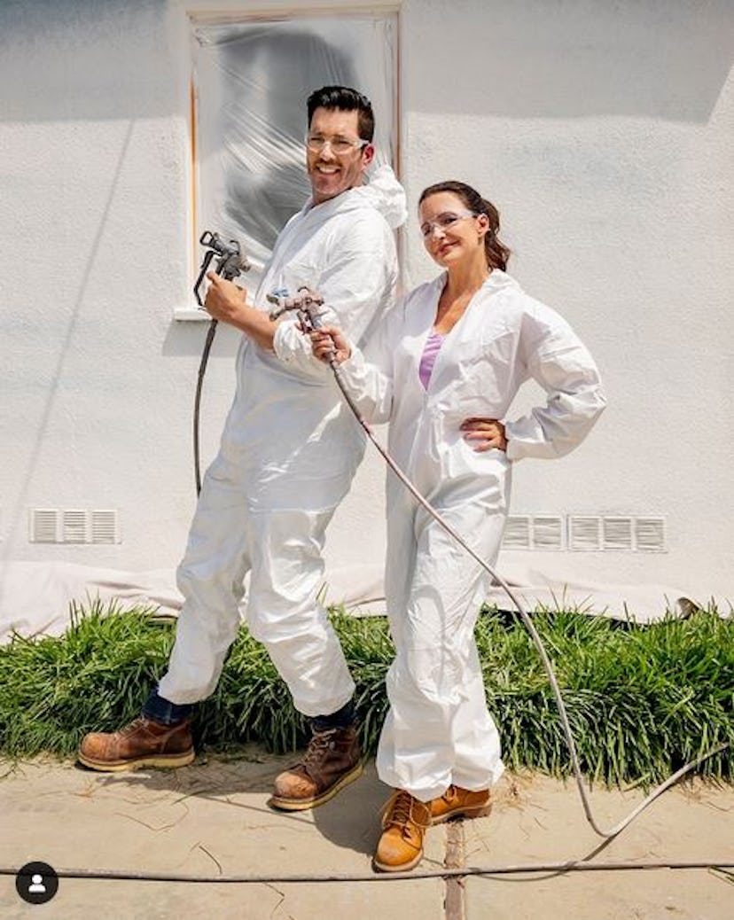 Jonathan Scott and Kristin Davis appeared together on 'Celebrity IOU' before he posted a "who wore i...