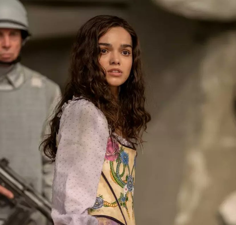 'Hunger Games' fans have a theory Katniss and Lucy Gray are related.
