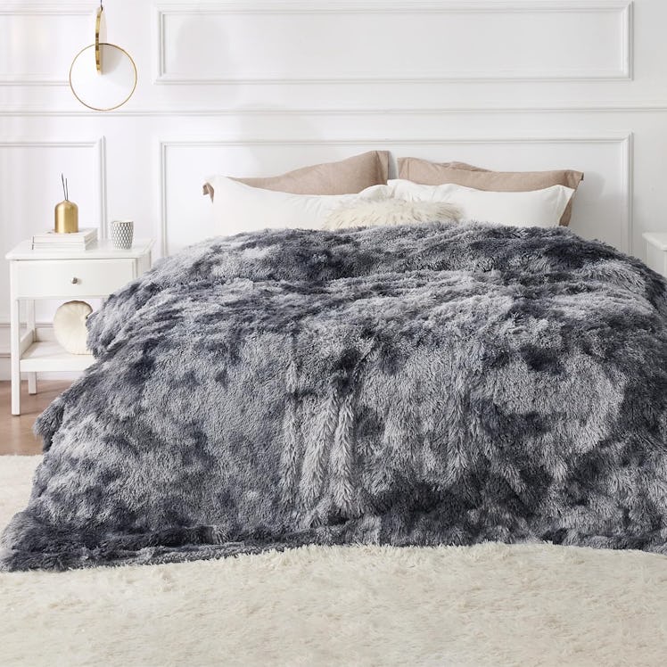 Bedsure Fuzzy Soft Blanket for Bed