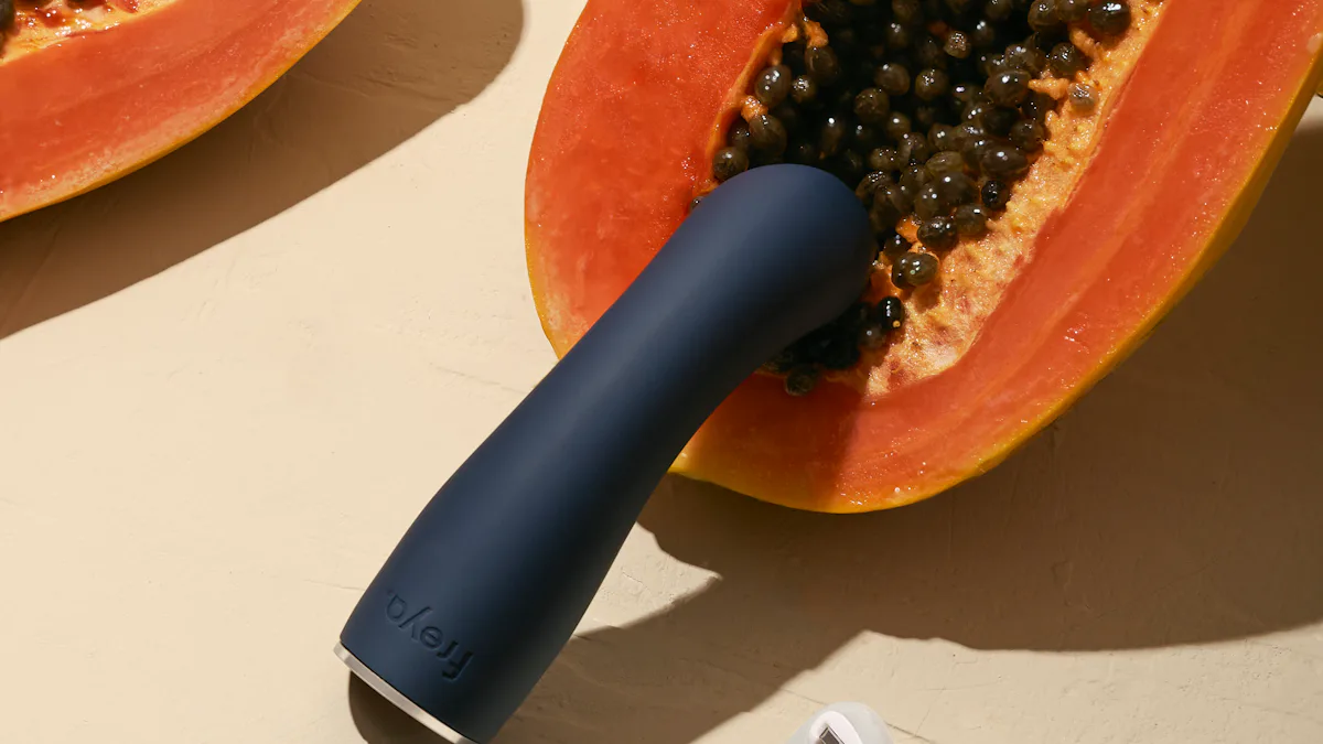 Freya's Vee Vibrazor Is A Sex Toy & Hair Removal Tool In One Freya's Vee Vibrazor Is A Sex Toy & Hair Removal Tool In One