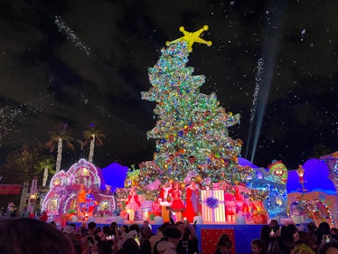The Grinchmas Christmas tree lighting is one of the best things to see at Universal Studios Hollywoo...