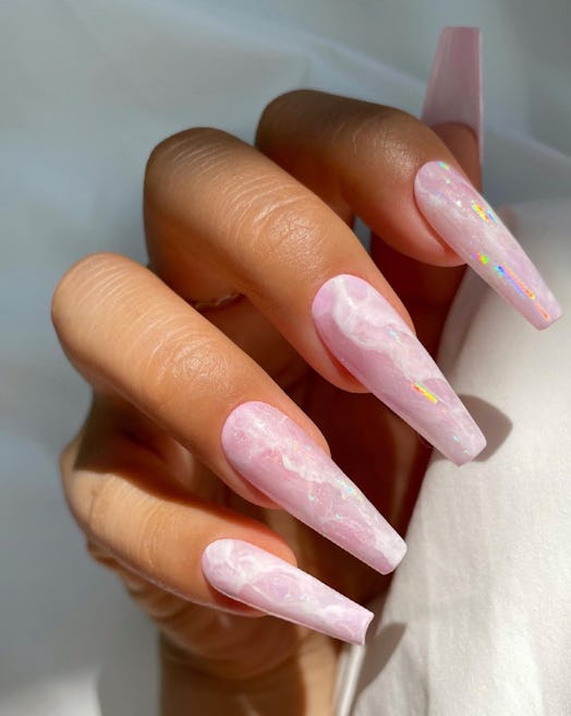 Bubble bath nails with a marbled quartz texture are an on-trend manicure