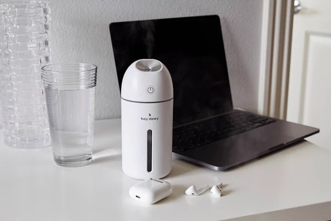 best gifts for college kids: hey dewey humidifier