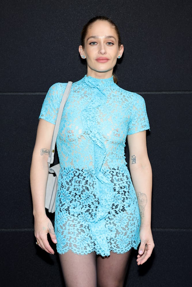 the actress jemima kirke in a blue outfit