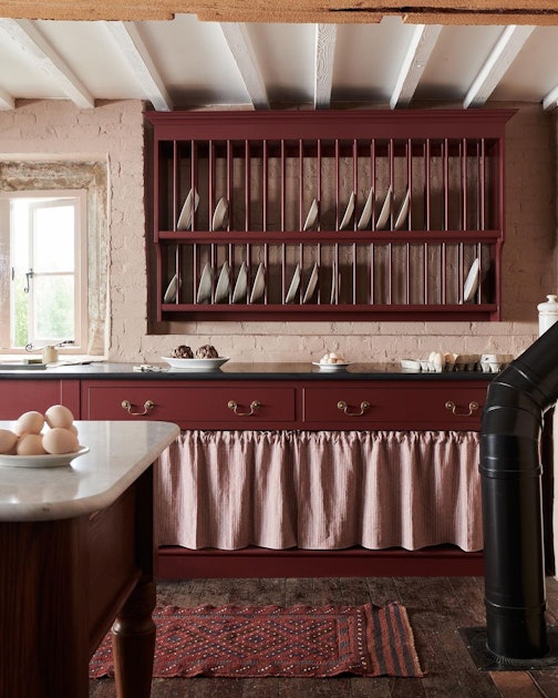 English Country Kitchens Are Replacing Modern Ones For 2023