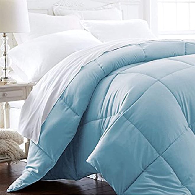 Beckham Luxury Linens Full/Queen Size Comforter