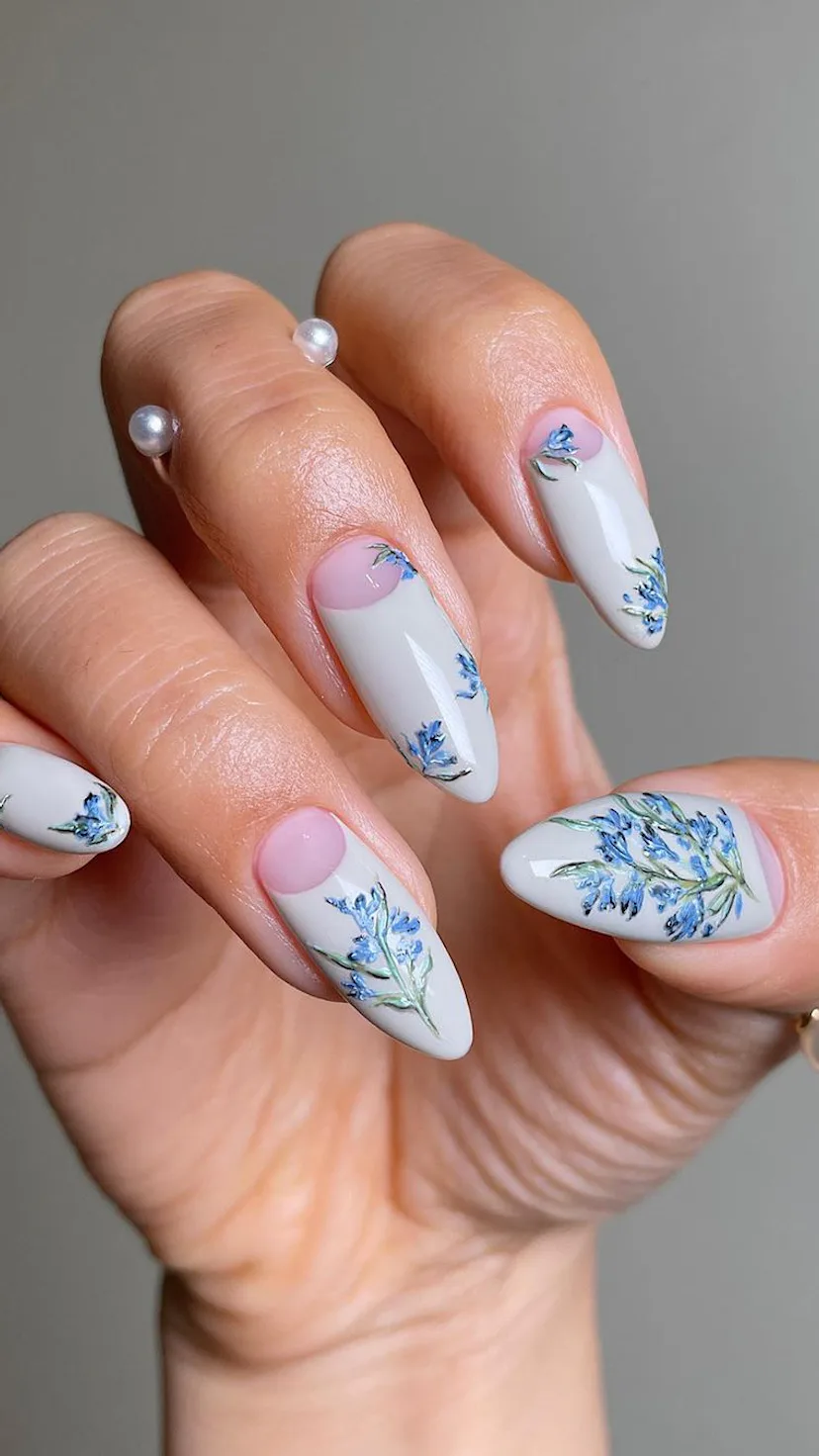 Try simple flower nail art for Pisces season 2023.