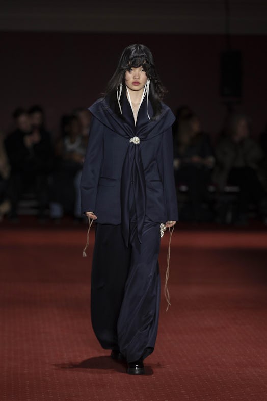 Simone Rocha's Fall/Winter 2023 Collection Featured Straw-Stuffed Ball ...