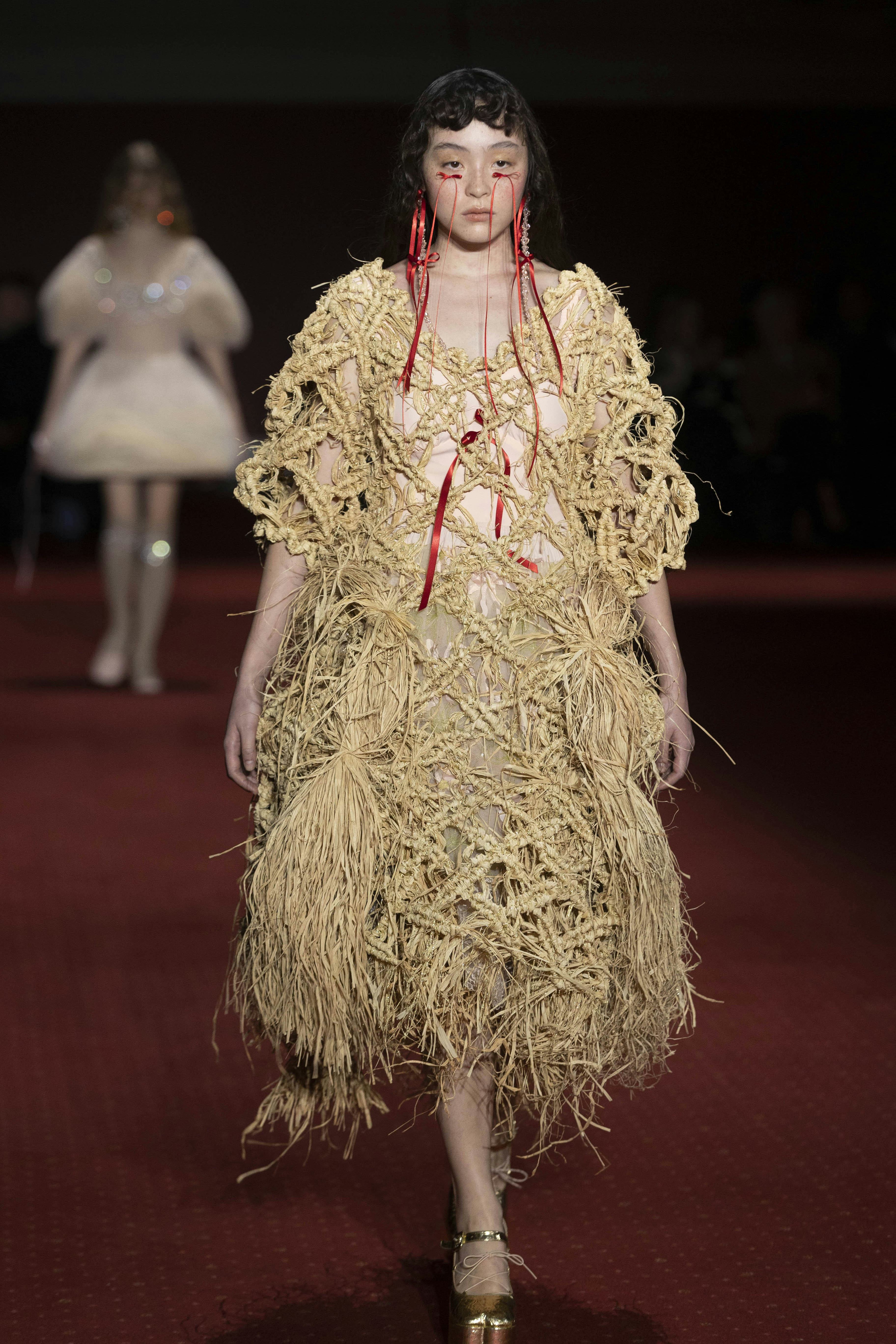 Simone Rocha's Fall/Winter 2023 Collection Featured Straw-Stuffed Ball ...