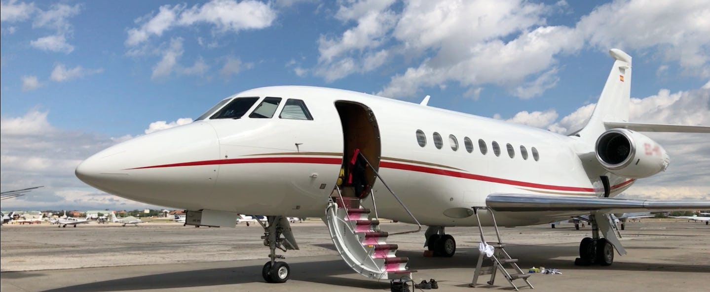 &lsquo;The Tinder Swindler&rsquo; shows how Simon Leviev conned women to support a lavish lifestyle.