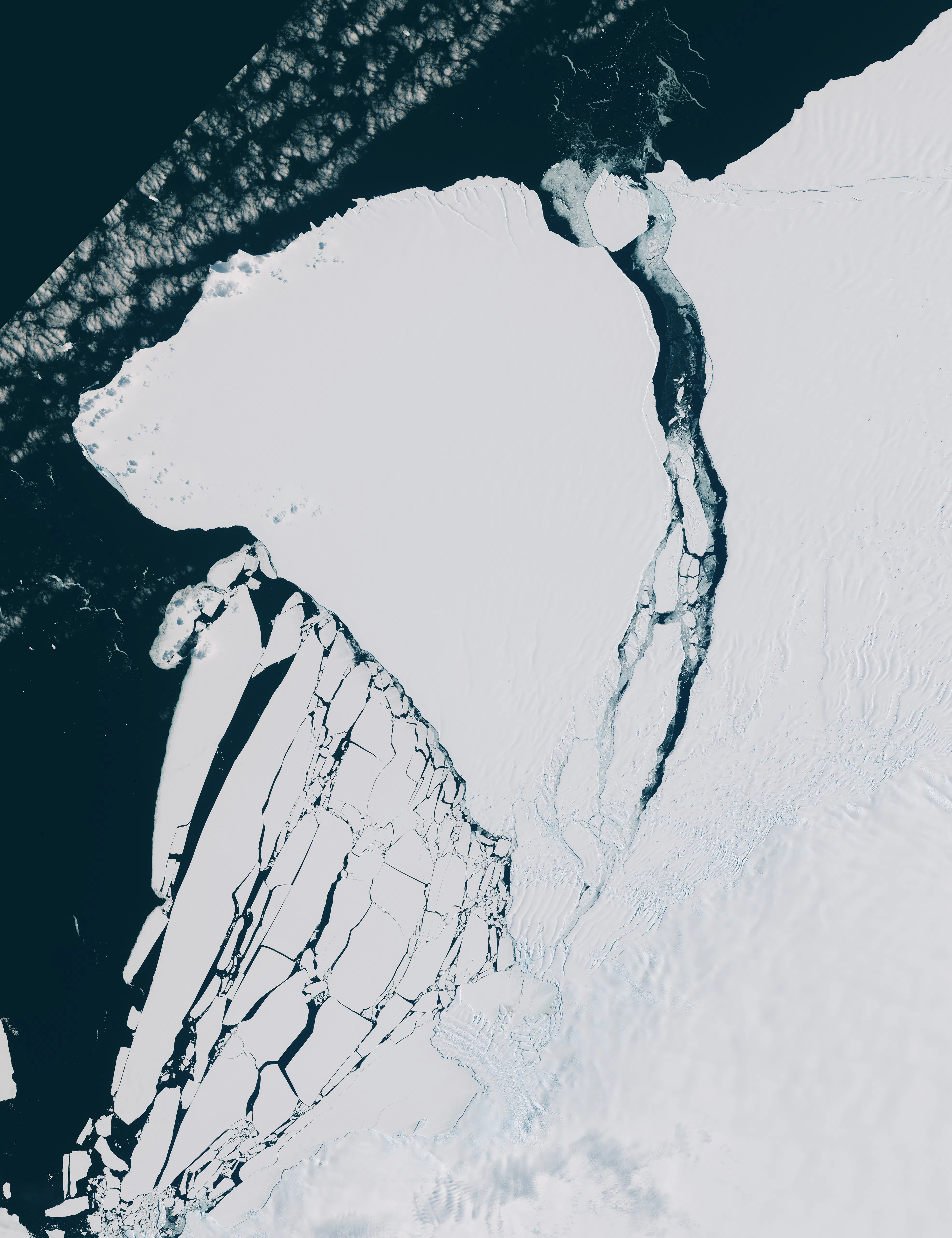 Look An Iceberg Twice the Size of NYC Just Broke Off Antarctica