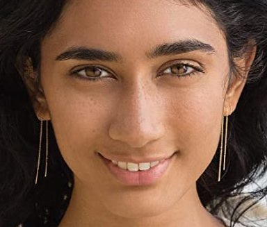 The 8 Best Earrings For Thick Earlobes, According To Jewelry Professionals