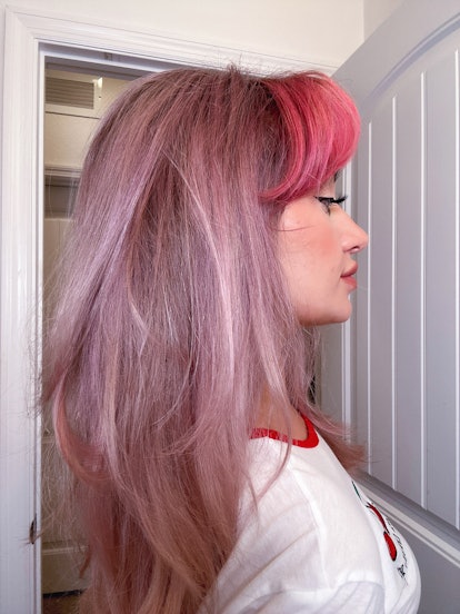 A beauty TikToker shows off the Gemini hair trend