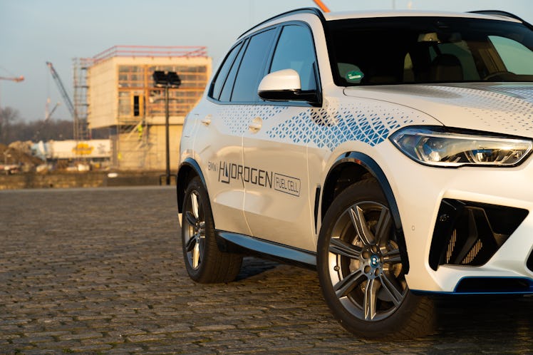 BMW iX5 hydrogen car