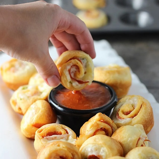 five-ingredient pizza poppers