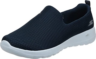If you're looking for casual shoes for walking on concrete, consider these Sketchers slides that hav...