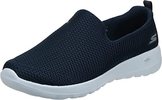 If you’re looking for casual shoes for walking on concrete, consider these Sketchers slides that hav…