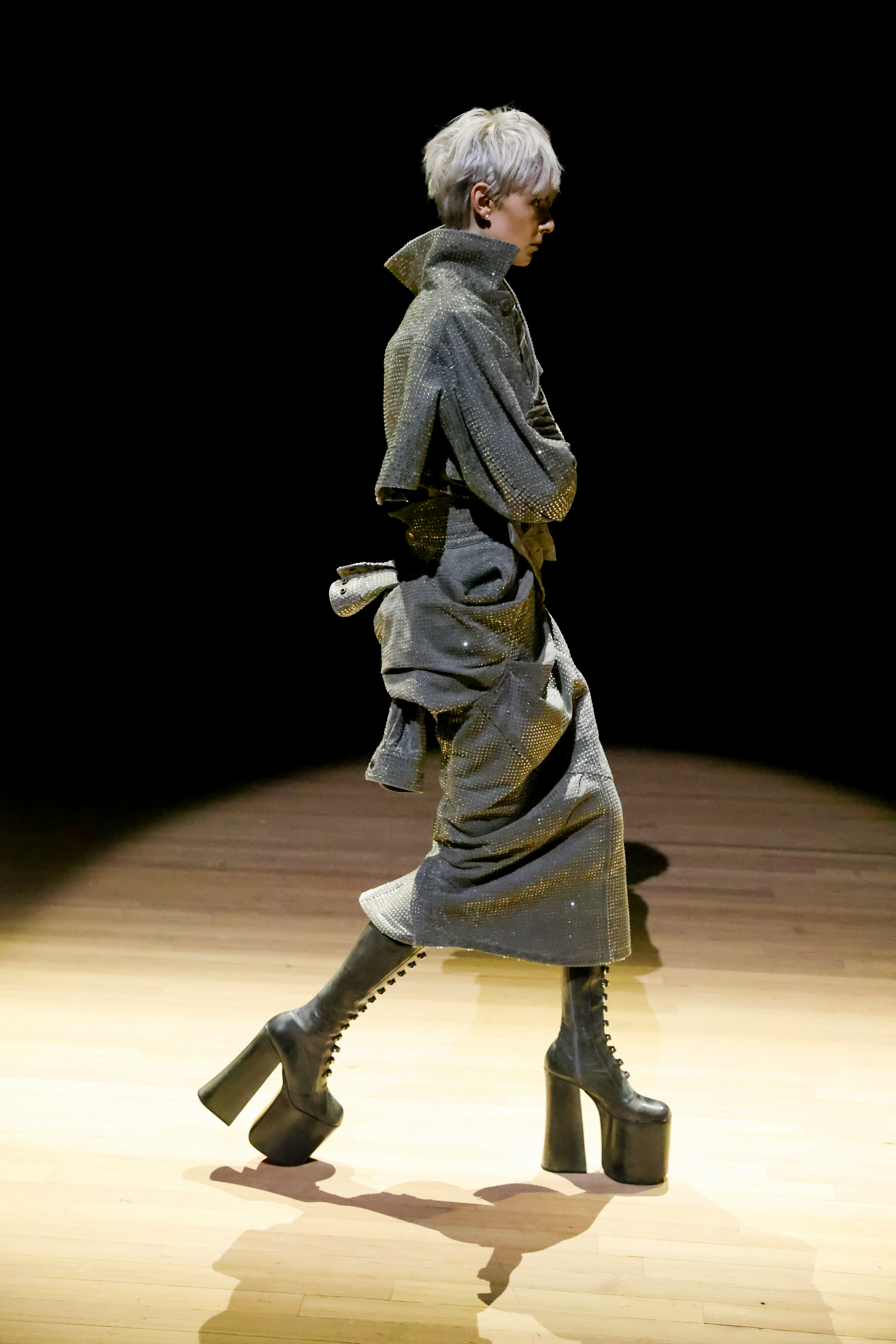 Marc Jacobs Fall 2023 Review: A Sky-High Tribute to Vivienne