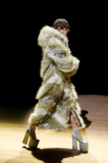 a look from marc jacobs fall 2023