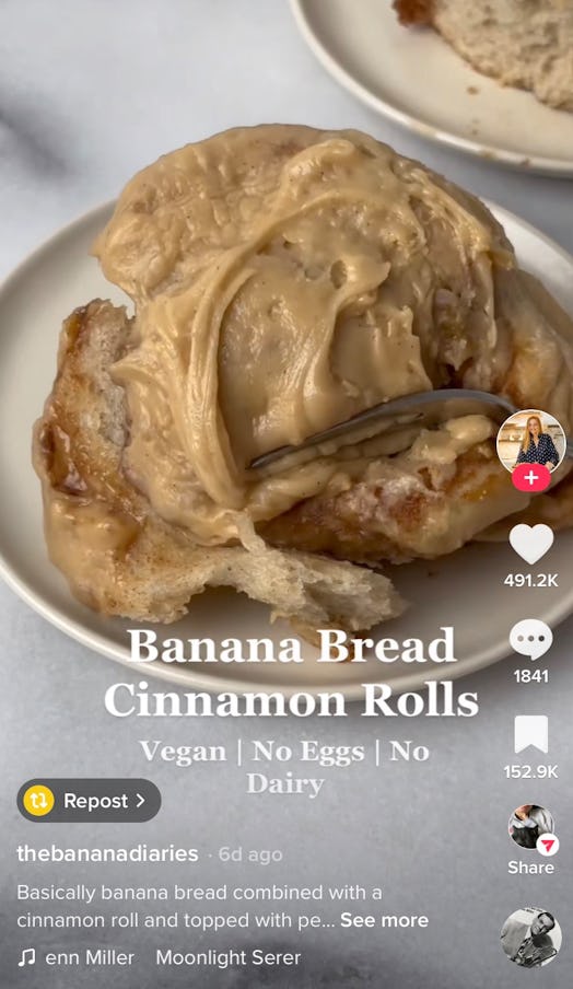 A TikToker show how to make banana bread cinnamon rolls on TikTok with peanut butter frosting. 