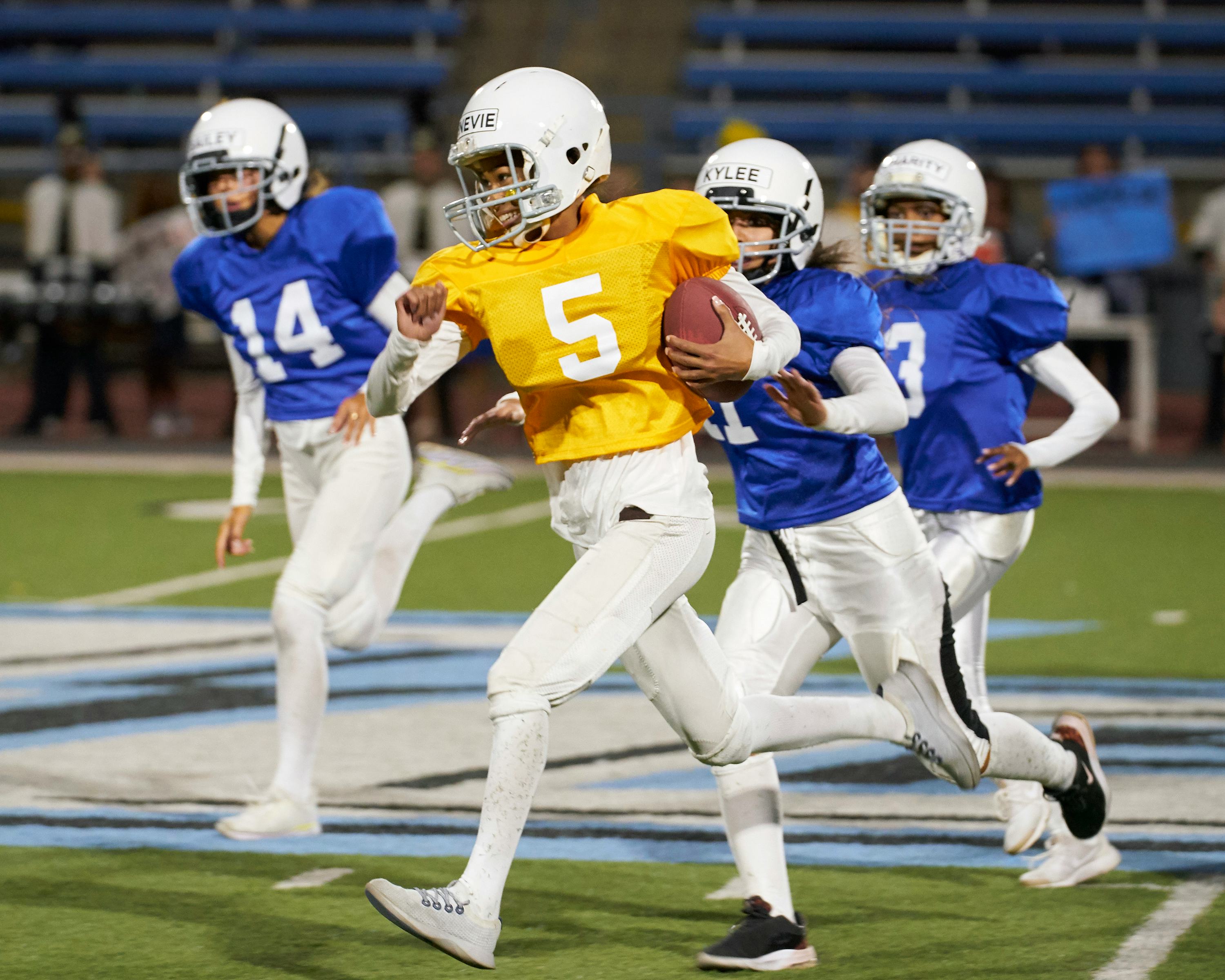 During the Feb. 6 episode of &lsquo;The Bachelor,&rsquo; Genevie appears with a cast on her arm — though it wasn&hellip;