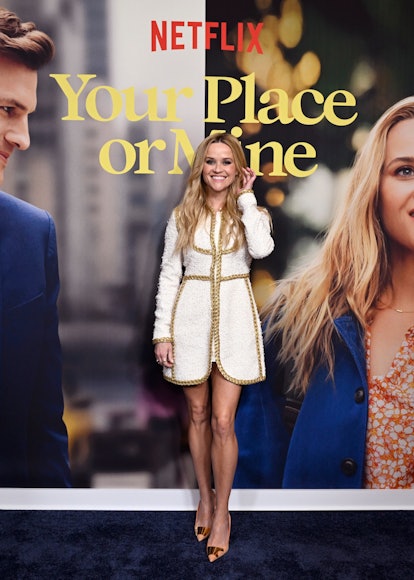 Hi, I'm searching for the small brown leather bag with the golden chain  strap that Reese Witherspoon is wearing in „Your place or mine“. I fell in  love with it but cannot