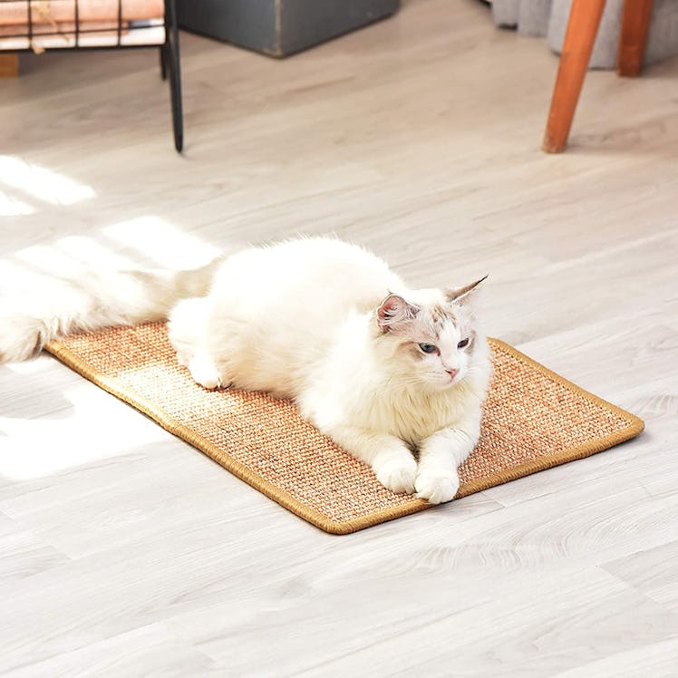 Fukumaru Cat Scratcher Mat