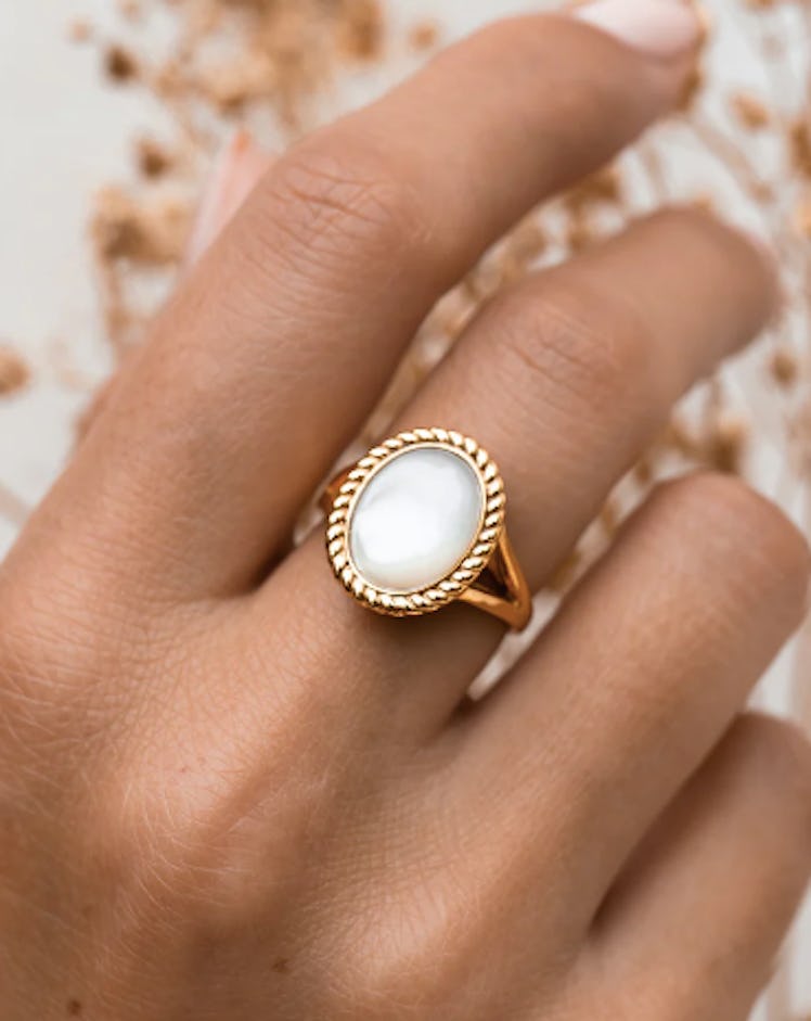 Vintage Mother of Pearl Ring