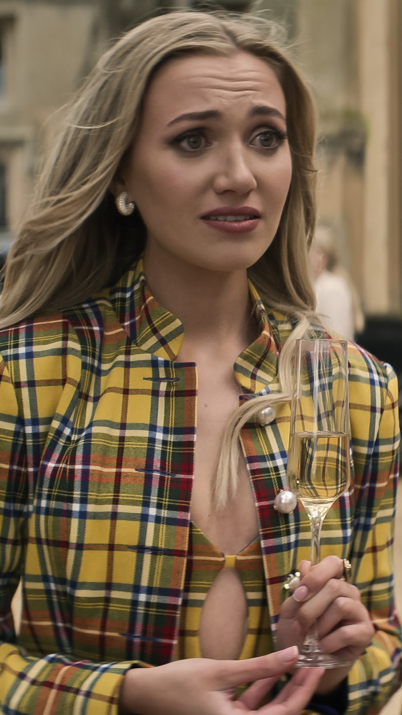Lady Phoebe wore a Clueless-inspired yellow plaid suit mini on 'You.'