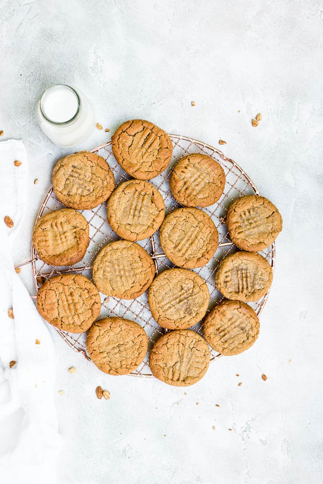 3-ingredient peanut butter cookies