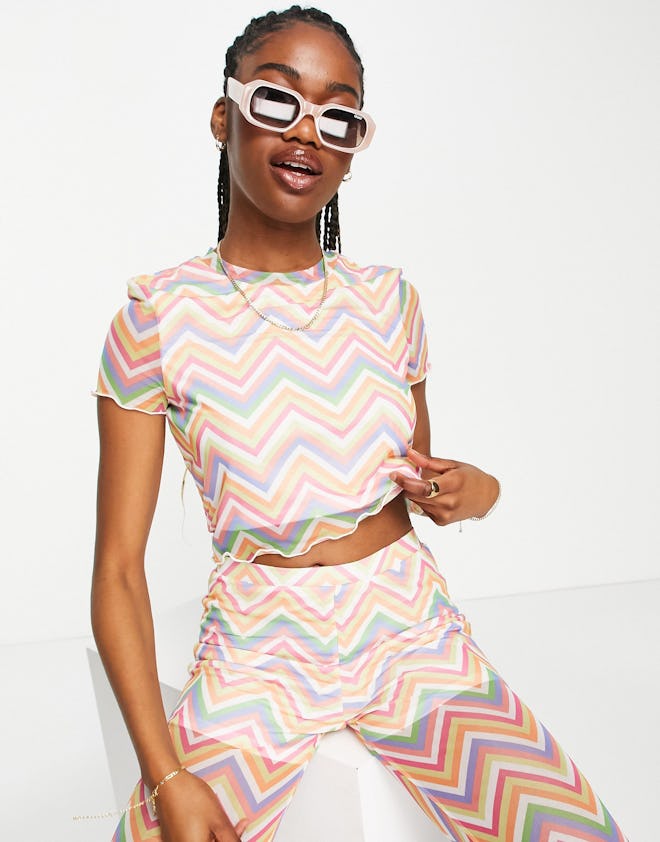 Pieces Mesh Cropped T-shirt In Pastel Chevron
