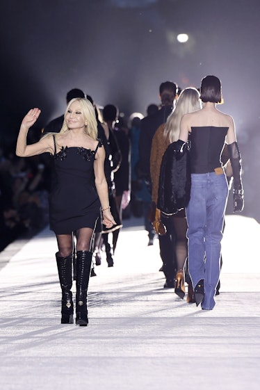 Milan Fashion Week: Donatella Versace's Star-Power Runway – The Hollywood  Reporter