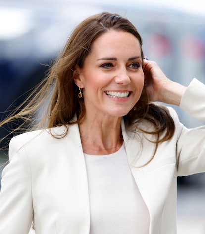 Kate Middleton’s Favourite Jewellery Manufacturers Embody Each Luxe & Inexpensive Choices
