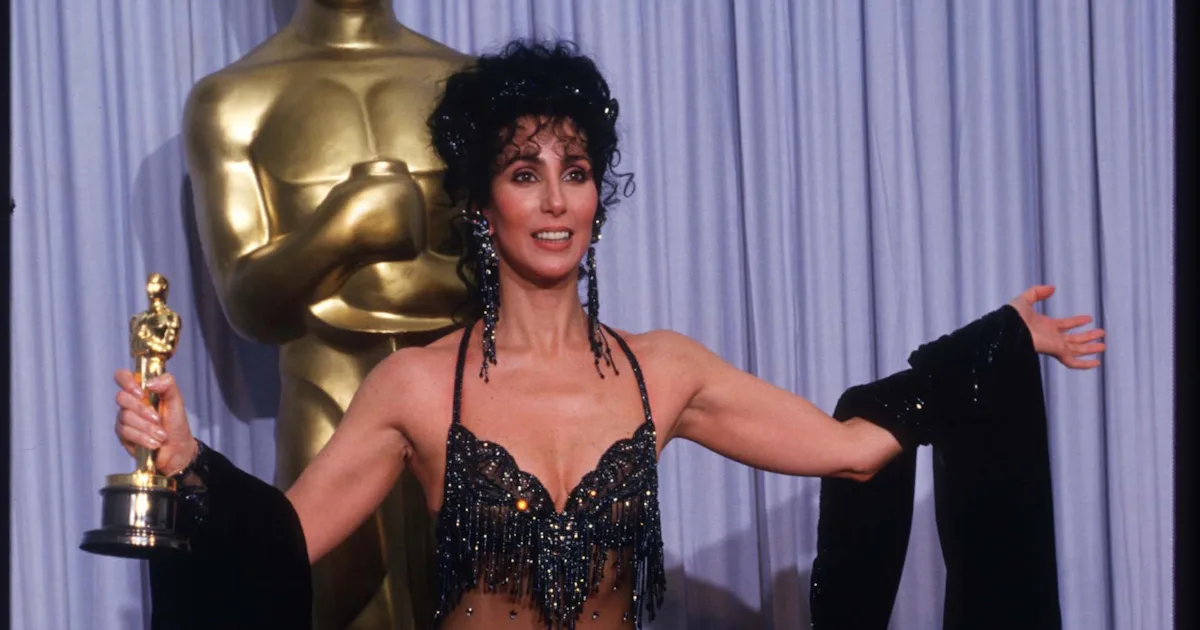 35 Years Ago Cher Gave This Iconic Oscars Acceptance Speech For Best 35-years-ago-cher-gave-this-iconic-oscars-acceptance-speech-for-best