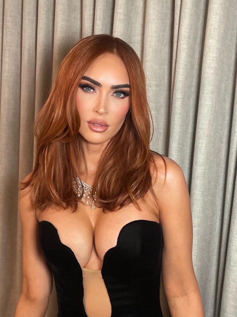 Megan Fox debuted copper hair at the 2023 Vanity Fair Oscars after-party.