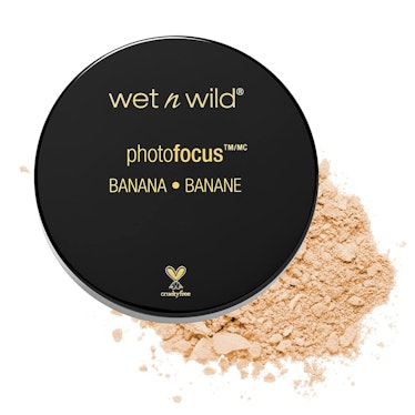 wet n wild photo focus loose setting powder is the best drugstore banana setting powder