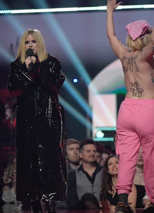 Avril Lavigne, topless stage invader at The Juno Awards 2023