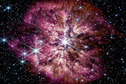 发光,热星沃尔夫-拉叶星的124(或者说是124年)是著名的詹姆斯·韦伯太空Te的中心……