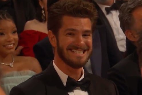 Andrew Garfield's awkward smile at the Oscars 2023