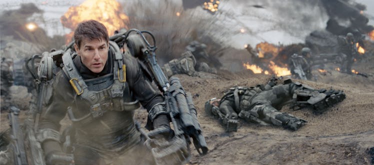 Tom Cruise on the battlefield in Edge of Tomorrow 