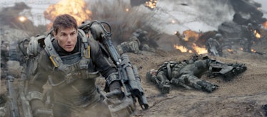 Tom Cruise on the battlefield in Edge of Tomorrow 