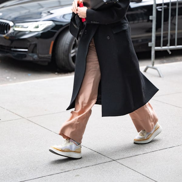 katie holmes chloé sneakers