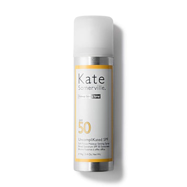Kate somerville uncomplikated spf 50 setting spray is the best magnifying spf setting spray