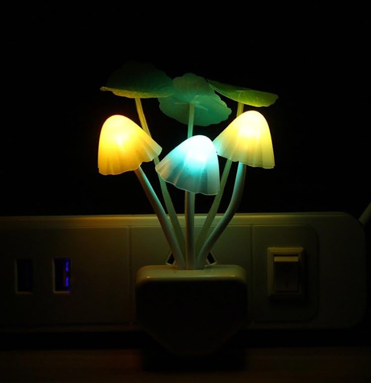 Rienar Color-Changing Mushroom Dream LED Night Light