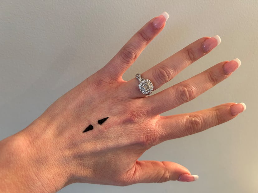 What the Ciate London eyeliner stamp looks like on the skin.