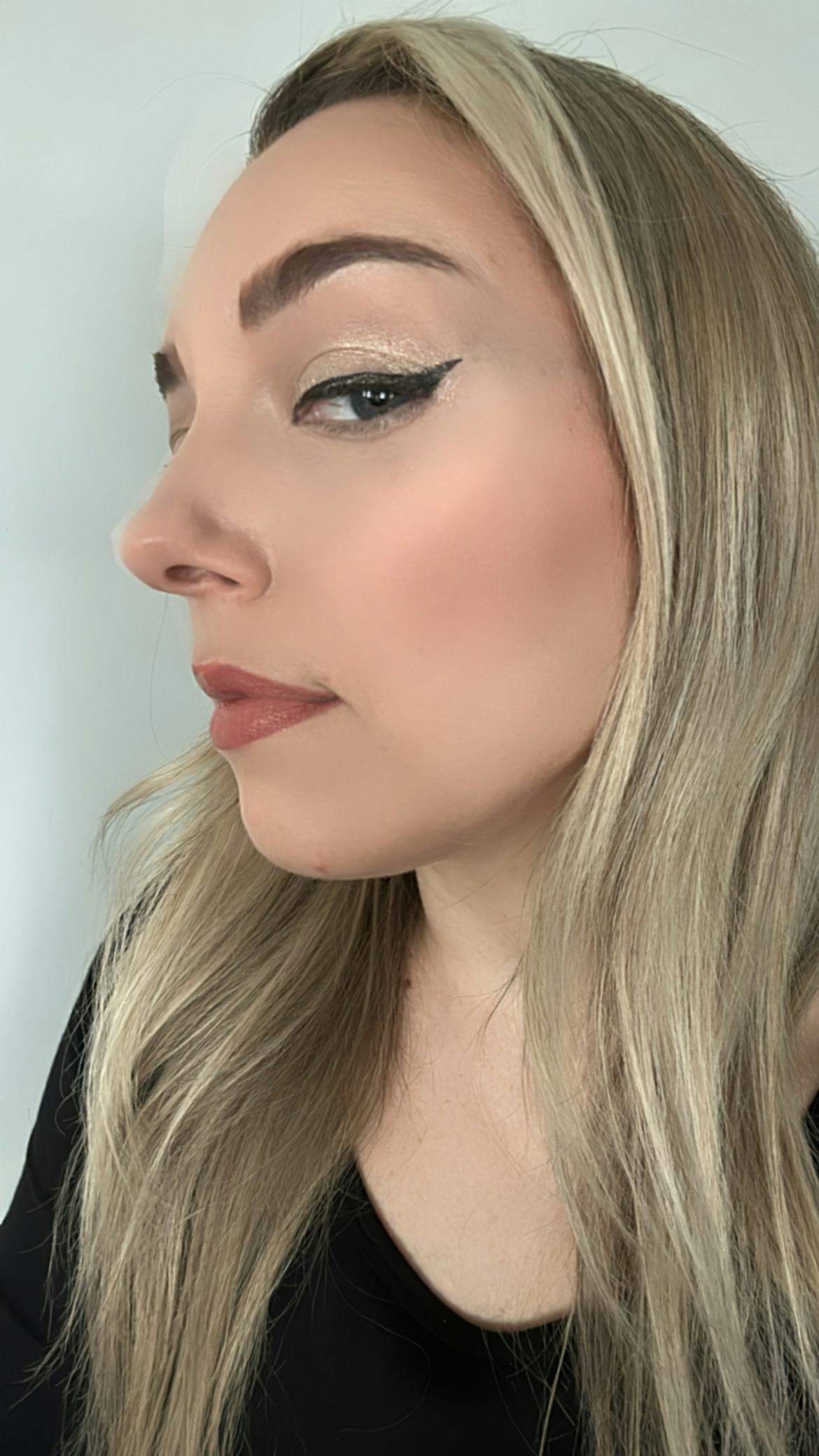 The Best Winged Eyeliner Stamps, According To A Beauty Editor