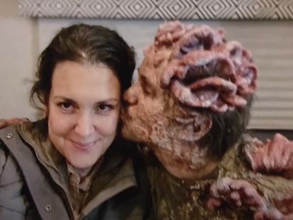 A behind-the-scenes photo of Melanie Lynskey and her husband Jason Ritter on 'The Last Of Us.'