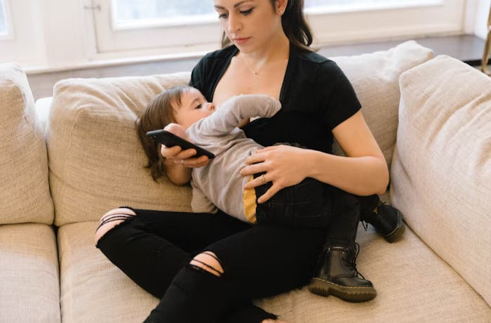 Breastfeeding in the '80s looked a little different than it does now.