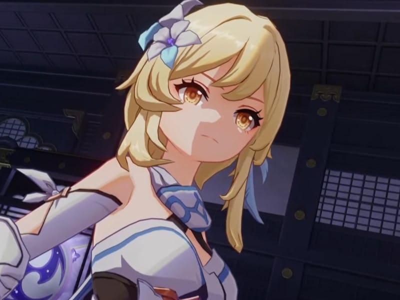 Lumine posed to fight with serious expression