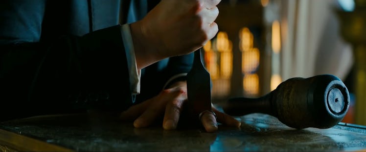 John Wick Cuts Off His Finger in 'John Wick: Chapter 3'